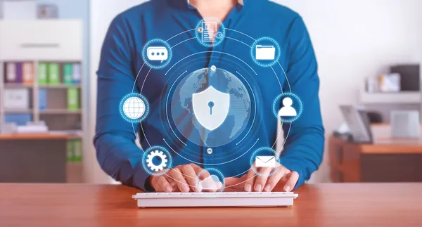 Ilustración digital de un hombre frente a una pantalla, investigando prácticas para proteger páginas web, enfocada en las 10 medidas de seguridad en sitios web.